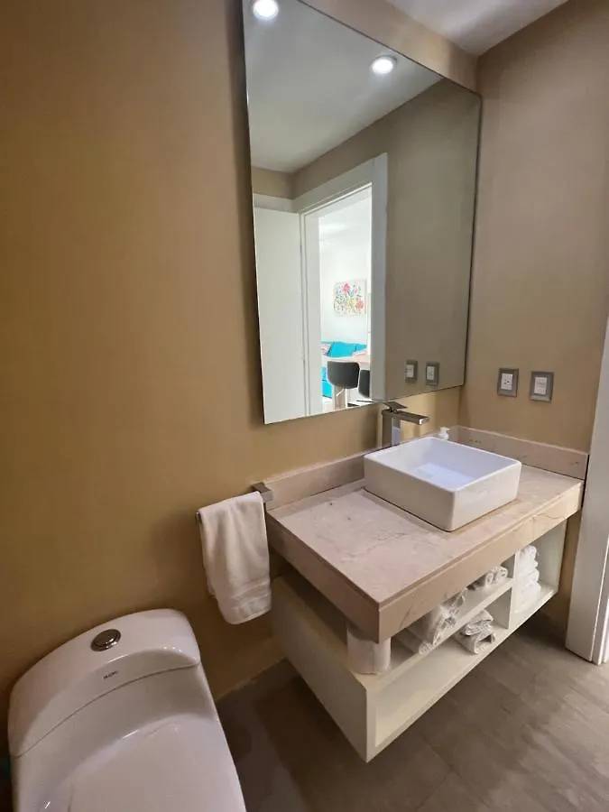 One Block From The Beach! Apartment Playa del Carmen Mexico