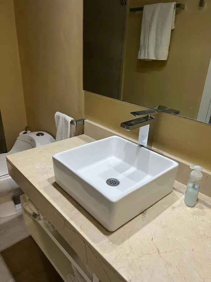 One Block From The Beach! Apartment Playa del Carmen