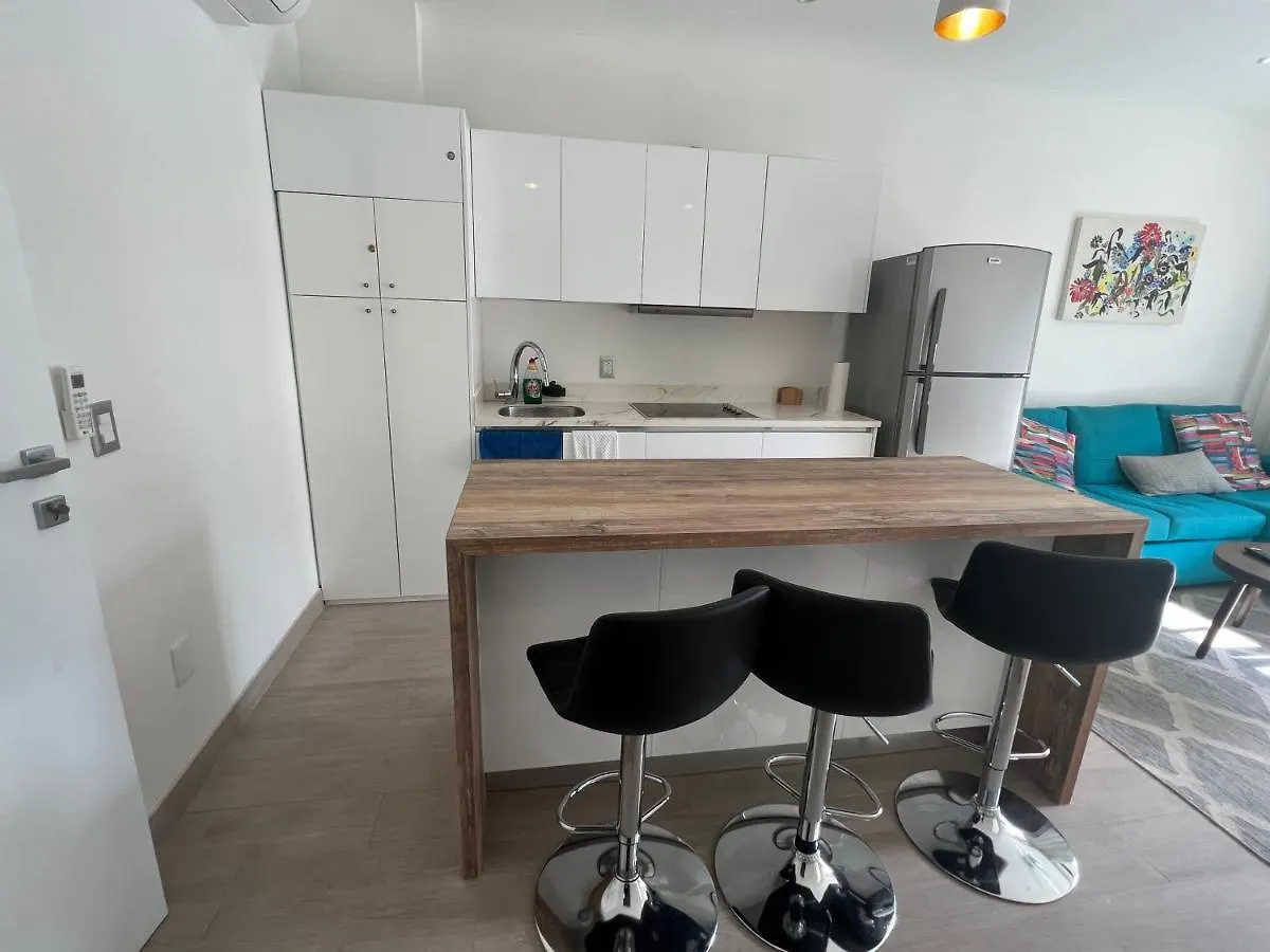 One Block From The Beach! Apartment Playa del Carmen