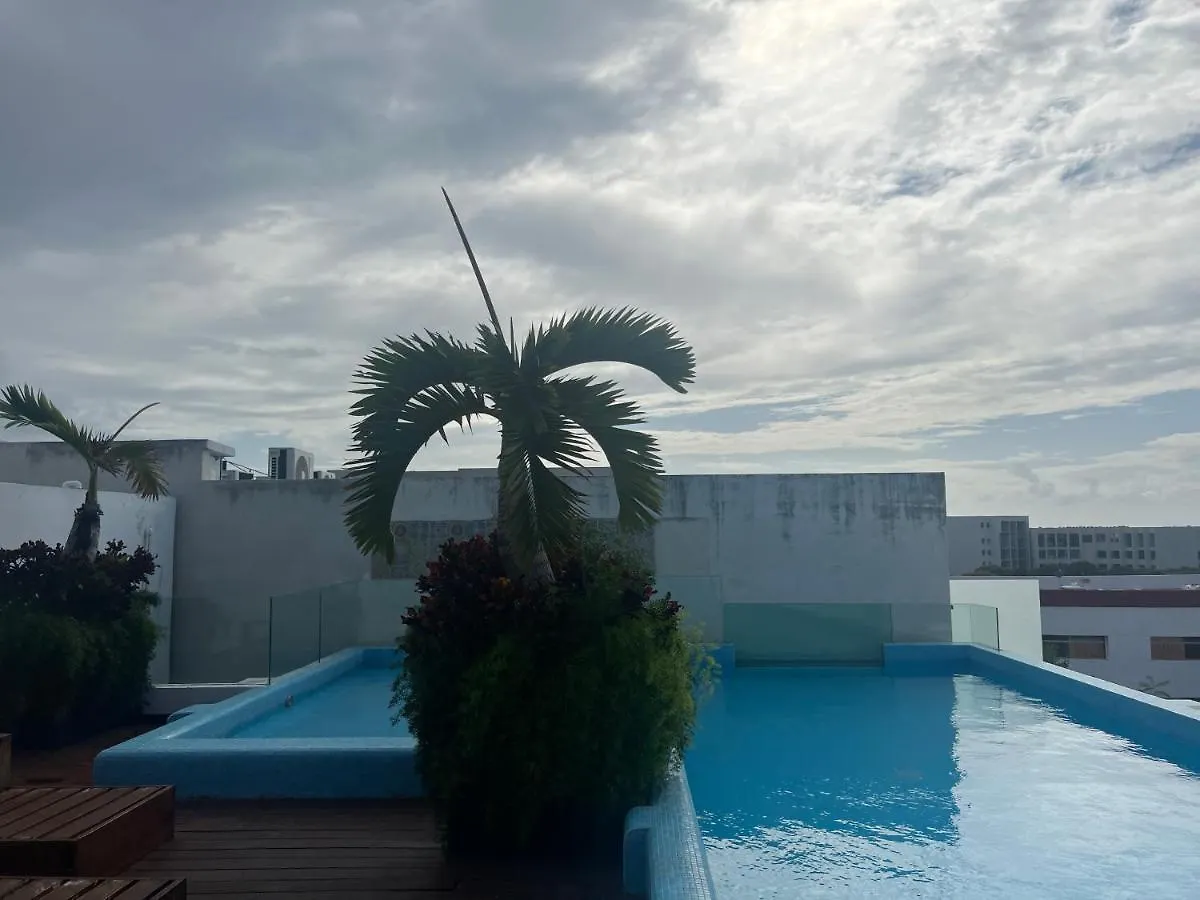 One Block From The Beach! Apartment Playa del Carmen